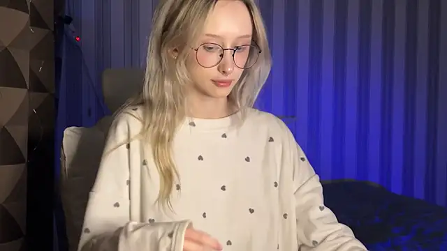 Snapshot of mayvi_cold chatting on February 2025 09:09:01 PM mayvi cold online show from February 2025 09:09:01 PM