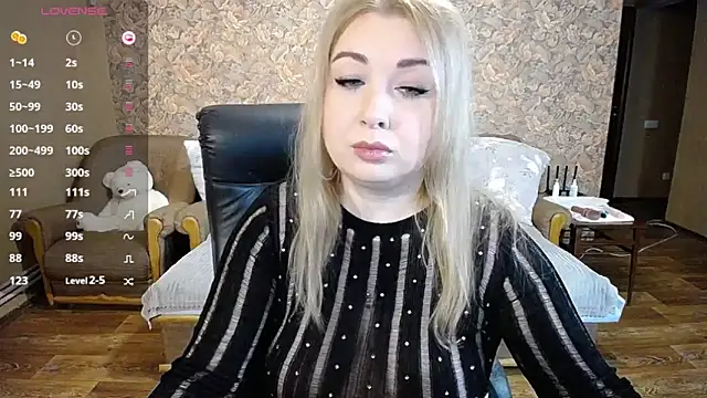 Snapshot of Your_oxygen chatting on November 2025 06:17:01 PM Your oxygen online show from November 2025 06:17:01 PM