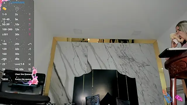 Snapshot of Victtoria_Parker chatting on September 2025 01:04:01 PM Victtoria Parker online show from September 2025 01:04:01 PM