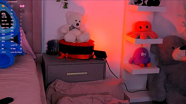 Snapshot of LaylaBrown chatting on October 2025 06:16:01 PM LaylaBrown online show from October 2025 06:16:01 PM