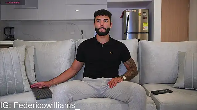 Snapshot of Derek_w chatting on January 2025 08:29:01 AM Derek w online show from January 2025 08:29:01 AM