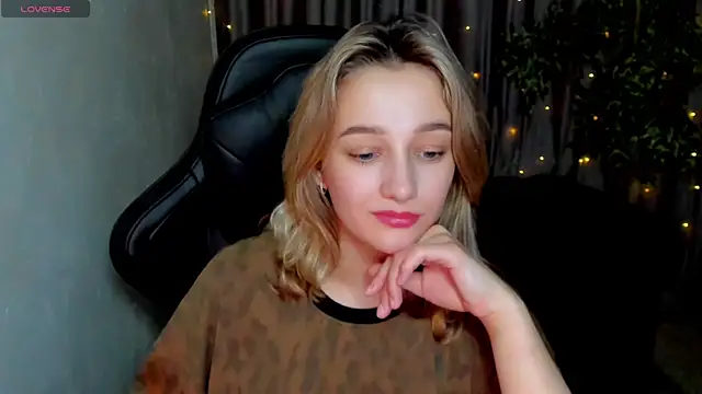 Sinty Noria online show from February 2025 07:56:02 AM