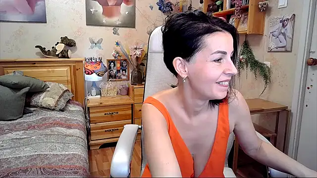 Snapshot of Kendra_Mom chatting on March 2025 01:18:02 PM Kendra Mom online show from March 2025 01:18:02 PM