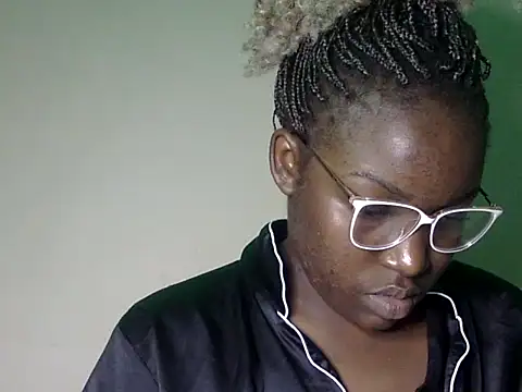 Sexy racy rebel  online show from December 2025 09:31:02 PM