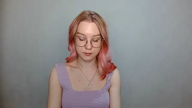 Snapshot of cindi_hot chatting on December 2024 01:22:01 PM cindi hot online show from December 2024 01:22:01 PM