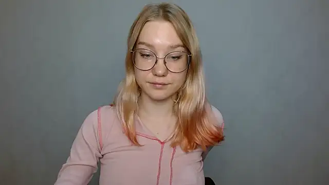 Snapshot of cindi_hot chatting on January 2025 12:44:02 PM cindi hot online show from January 2025 12:44:02 PM