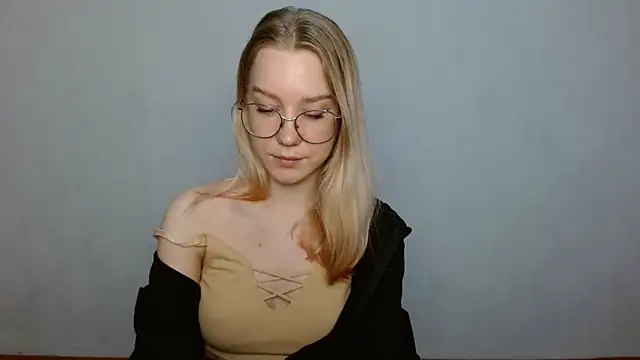 Snapshot of cindi_hot chatting on February 2025 12:41:02 PM cindi hot online show from February 2025 12:41:02 PM