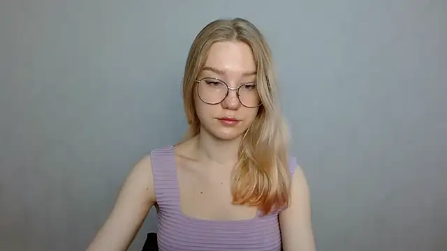 Snapshot of cindi_hot chatting on February 2025 08:20:01 AM cindi hot online show from February 2025 08:20:01 AM