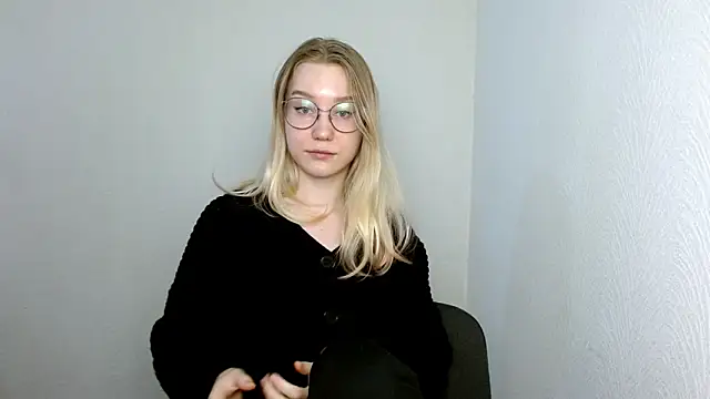 Snapshot of cindi_hot chatting on March 2025 11:41:01 AM cindi hot online show from March 2025 11:41:01 AM