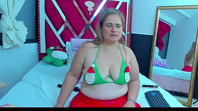 Snapshot of AnyelaGitanaMature chatting on December 2024 04:00:02 AM AnyelaGitanaMature online show from December 2024 04:00:02 AM