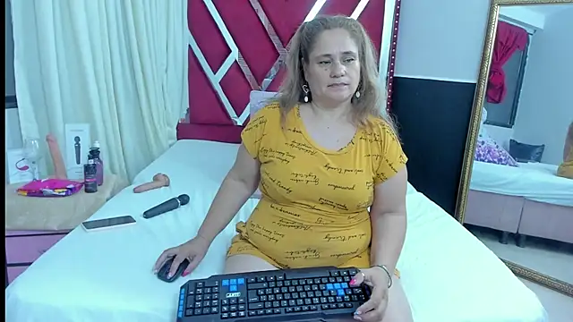 Snapshot of AnyelaGitanaMature chatting on January 2025 06:43:02 AM AnyelaGitanaMature online show from January 2025 06:43:02 AM