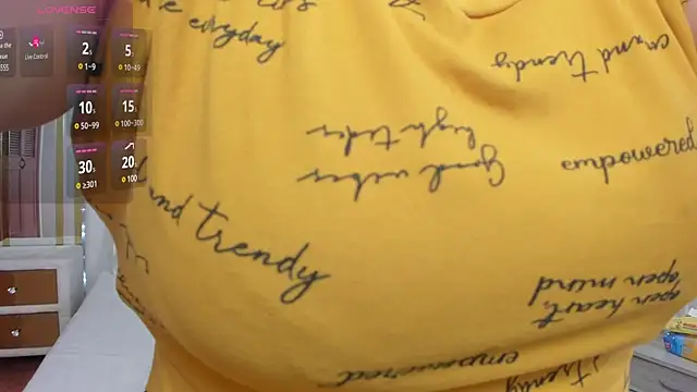 Snapshot of AnyelaGitanaMature chatting on March 2025 04:10:01 AM AnyelaGitanaMature online show from March 2025 04:10:01 AM