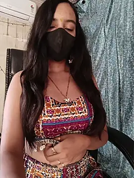 Snapshot of Parinaaz18 chatting on June 2026 01:27:01 AM Parinaaz18 online show from June 2026 01:27:01 AM