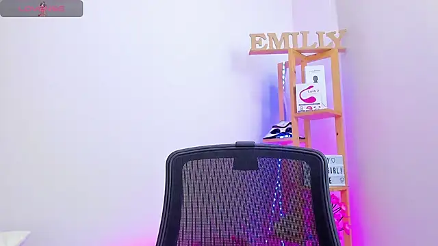 Snapshot of EmillySanders chatting on September 2025 10:49:02 AM EmillySanders online show from September 2025 10:49:02 AM