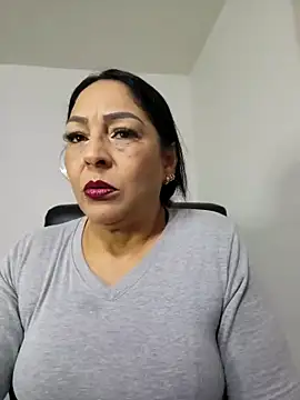 Snapshot of Gina_Myers chatting on April 2026 03:44:01 AM Gina Myers online show from April 2026 03:44:01 AM