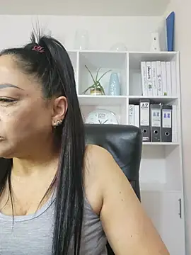 Snapshot of Gina_Myers chatting on May 2026 04:08:01 AM Gina Myers online show from May 2026 04:08:01 AM