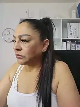 Snapshot of Gina_Myers chatting on May 2026 03:04:02 AM Gina Myers online show from May 2026 03:04:02 AM