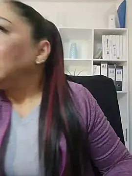 Snapshot of Gina_Myers chatting on June 2026 03:52:02 AM Gina Myers online show from June 2026 03:52:02 AM