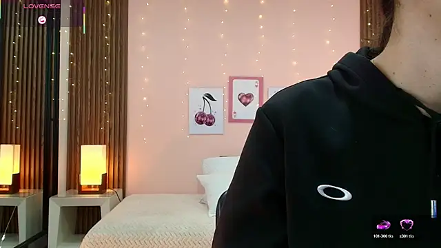 alina martinelli online show from April 2026 11:59:01 AM