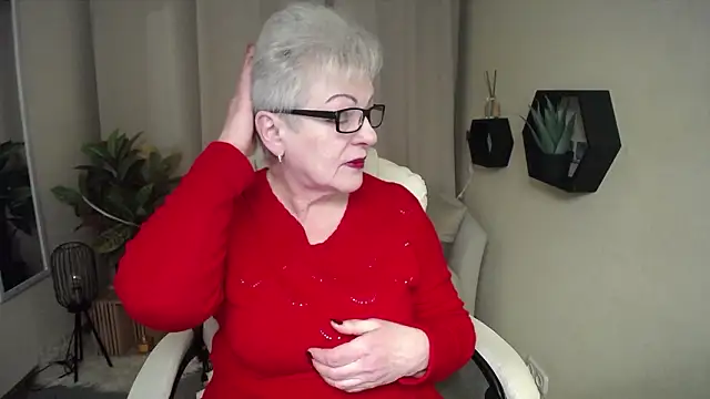 KayleSmoll online show from February 2026 07:41:02 PM