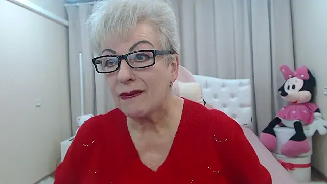 KayleSmoll online show from February 2026 07:47:02 PM