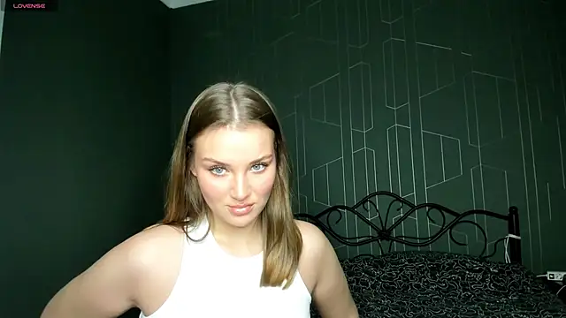 DeniRicchii online show from December 2025 12:58:02 PM