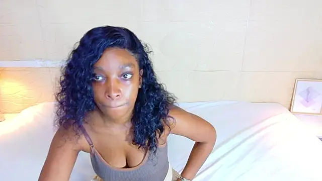 Snapshot of Shamiraa_moore chatting on June 2026 08:41:01 PM Shamiraa moore online show from June 2026 08:41:01 PM
