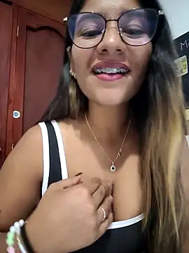 Snapshot of Sofythom1 chatting on May 2026 03:35:01 AM Sofythom1 online show from May 2026 03:35:01 AM