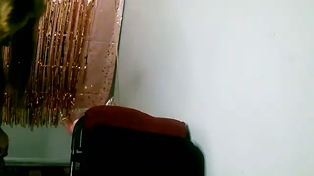 leona- online show from April 2026 07:27:02 PM