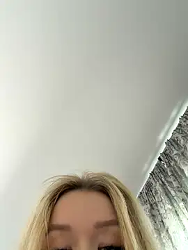 Snapshot of -RIVIERA- chatting on November 2025 09:20:01 AM -RIVIERA- online show from November 2025 09:20:01 AM