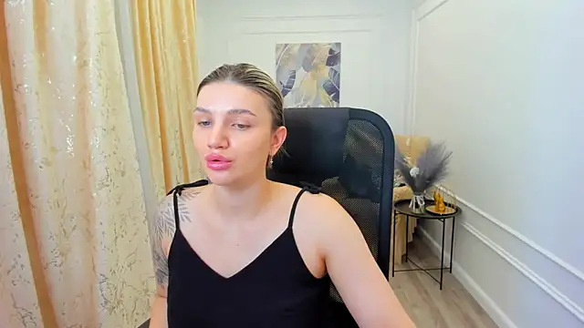 SelenaeMoore online show from July 2026 04:18:01 AM