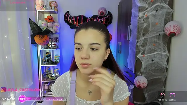 Snapshot of Layla_castilloo chatting on October 2025 01:33:02 PM Layla castilloo online show from October 2025 01:33:02 PM