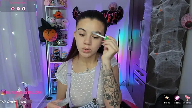 Snapshot of Layla_castilloo chatting on November 2025 02:18:01 PM Layla castilloo online show from November 2025 02:18:01 PM