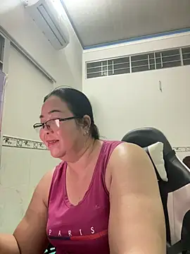 Snapshot of NDith chatting on March 2025 12:14:02 PM NDith online show from March 2025 12:14:02 PM