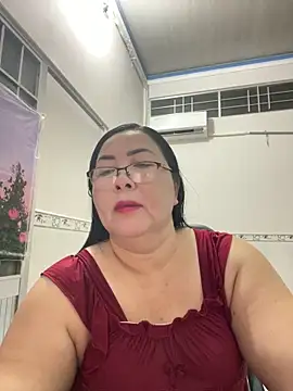 Snapshot of NDith chatting on October 2025 11:20:02 AM NDith online show from October 2025 11:20:02 AM