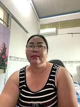 Snapshot of NDith chatting on October 2025 07:53:01 AM NDith online show from October 2025 07:53:01 AM