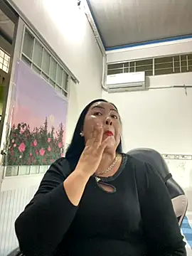 Snapshot of NDith chatting on November 2025 08:57:01 AM NDith online show from November 2025 08:57:01 AM