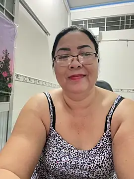 Snapshot of NDith chatting on November 2025 11:31:02 AM NDith online show from November 2025 11:31:02 AM