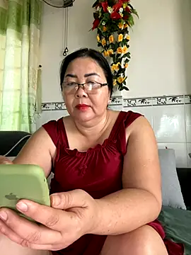 Snapshot of NDith chatting on November 2025 11:54:01 PM NDith online show from November 2025 11:54:01 PM