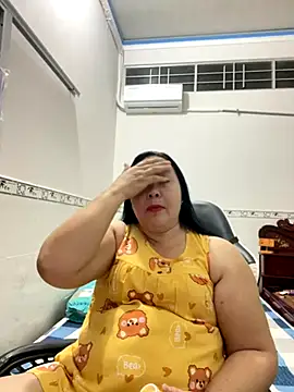 Snapshot of NDith chatting on November 2025 12:06:01 PM NDith online show from November 2025 12:06:01 PM