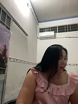 Snapshot of NDith chatting on December 2025 03:06:01 PM NDith online show from December 2025 03:06:01 PM