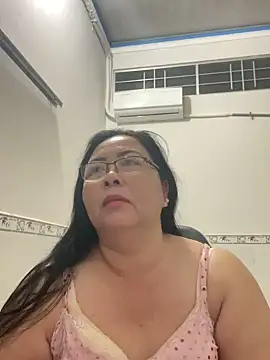 Snapshot of NDith chatting on December 2025 08:48:02 PM NDith online show from December 2025 08:48:02 PM