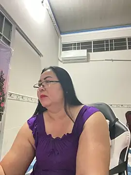 Snapshot of NDith chatting on December 2025 10:03:01 PM NDith online show from December 2025 10:03:01 PM