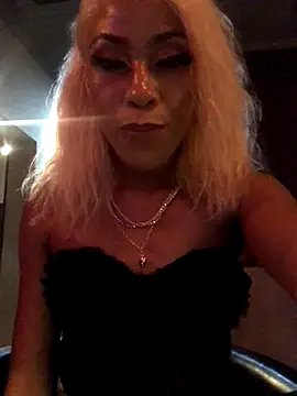 Snapshot of Kylie_Hairy_Bbc chatting on December 2024 07:49:01 PM Kylie Hairy Bbc online show from December 2024 07:49:01 PM