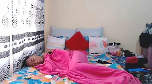 Snapshot of Kylie_Hairy_Bbc chatting on January 2025 08:01:01 AM Kylie Hairy Bbc online show from January 2025 08:01:01 AM