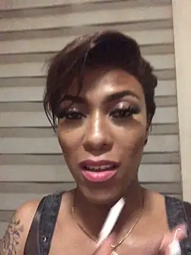 Snapshot of Kylie_Hairy_Bbc chatting on October 2025 12:53:02 AM Kylie Hairy Bbc online show from October 2025 12:53:02 AM