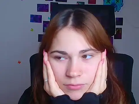 Loon Amore online show from November 2025 06:47:02 AM