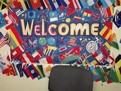 Snapshot of StrangerGi chatting on October 2025 07:23:02 AM StrangerGi online show from October 2025 07:23:02 AM