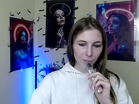 Snapshot of StrangerGi chatting on November 2025 01:10:02 PM StrangerGi online show from November 2025 01:10:02 PM