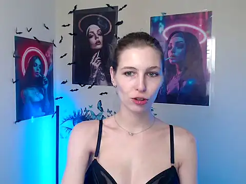 Snapshot of StrangerGi chatting on November 2025 01:00:01 PM StrangerGi online show from November 2025 01:00:01 PM